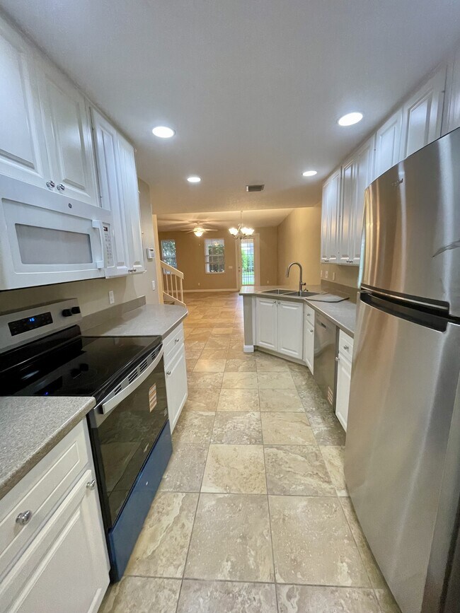 Building Photo - 1649 Napoli Dr W