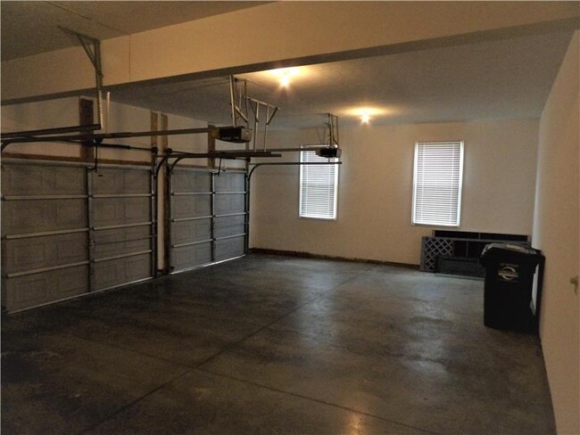 Building Photo - 10201 Hartwood Ct