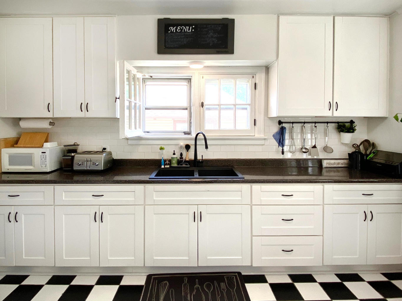 Kitchen - 3811 N Morris Blvd