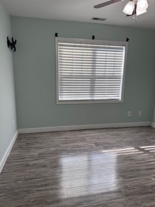 Building Photo - 3 Bedroom Home in The Landing at Folkstone...