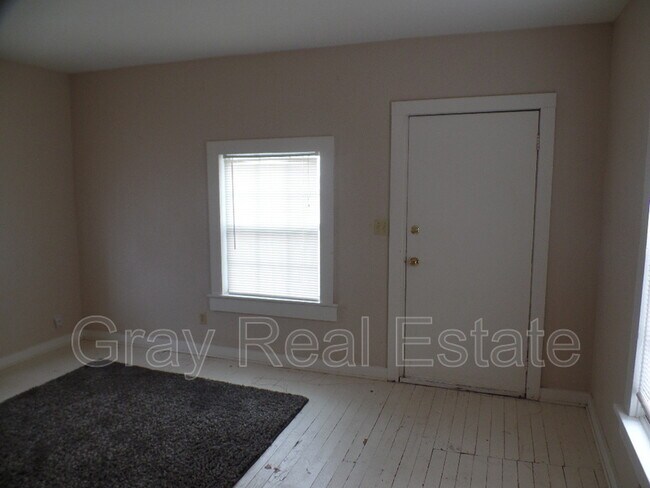 Building Photo - 123 S Hope Ave