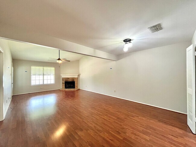 Building Photo - 400 W South Town Dr