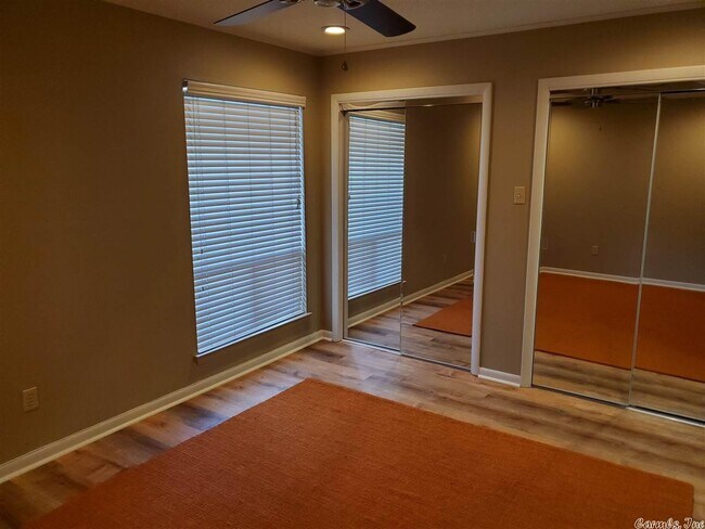 Building Photo - 1201 N Pierce St