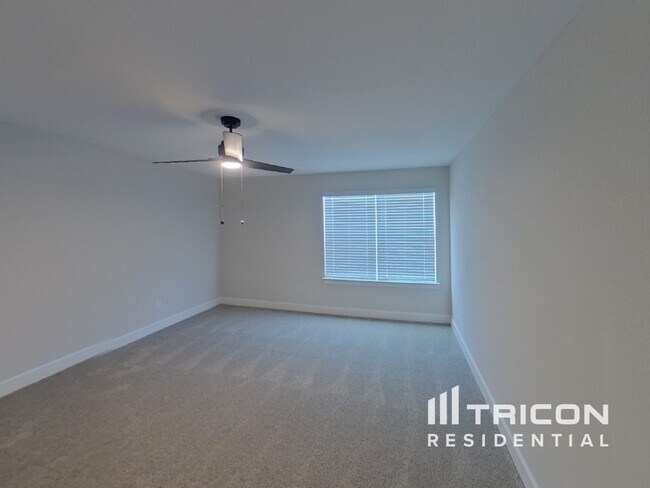 Building Photo - 1212 Bullock Dr