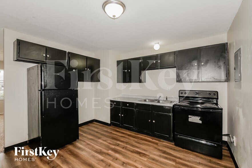 Building Photo - 5014 Katherine Dr