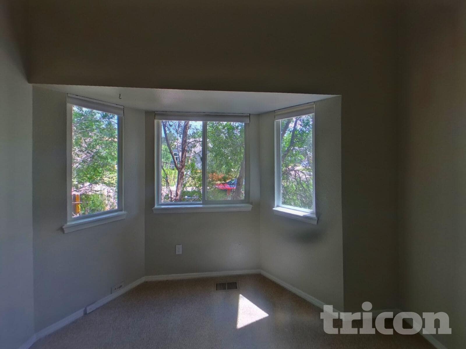 Building Photo - 6455 Montarbor Dr