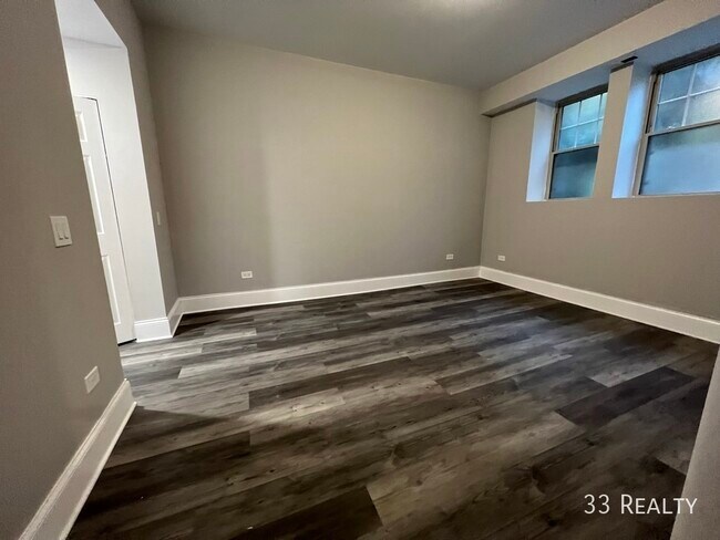 Building Photo - 131.5 Clinton-G