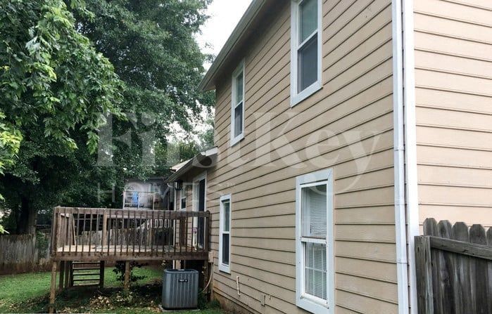 Building Photo - 3090 Meadowview Ln