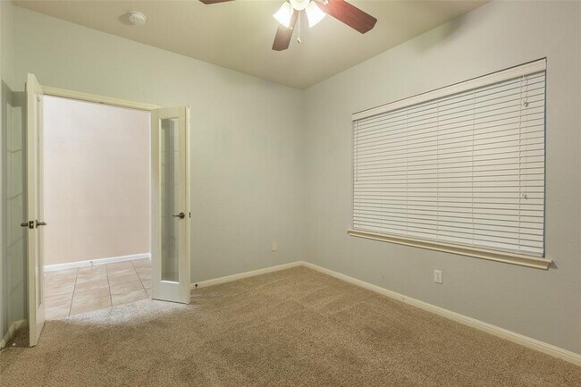 Building Photo - 4202 Fairmeadow Dr