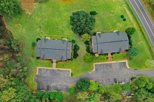 Building Photo - FOR RENT in Waynetique Apts ~ 2 Bedroom, 2 Bathroom Apartment in Goldsboro *Excellent Wayne Memor...