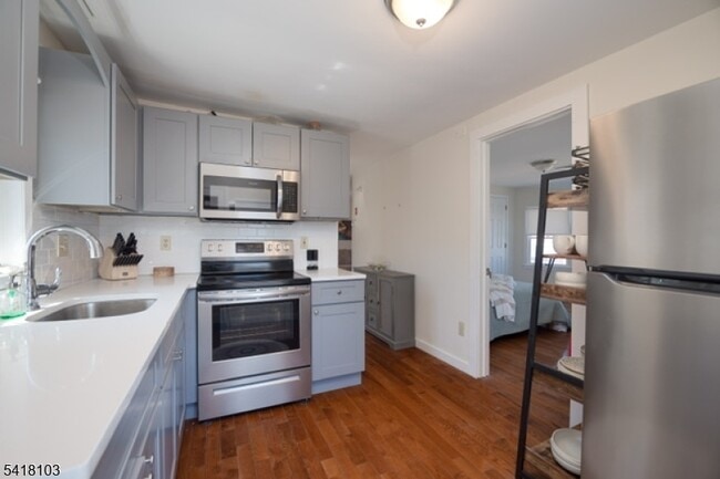 Building Photo - 108 N Gaston Ave