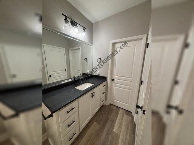 Building Photo - 32 Woodhaven Dr