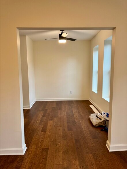 Building Photo - 1321 Forsythe Ave