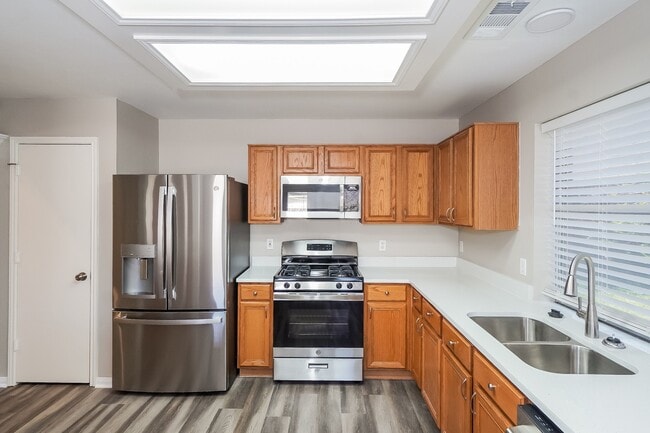 Building Photo - 6723 River Rd