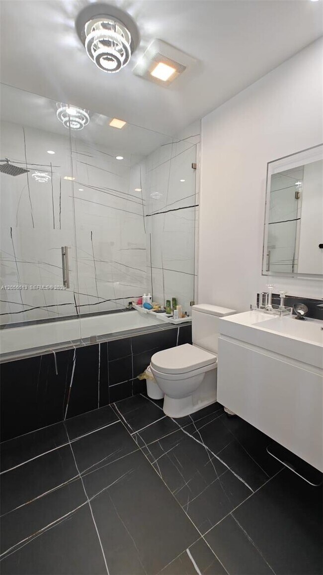 Building Photo - 1100 Biscayne Blvd