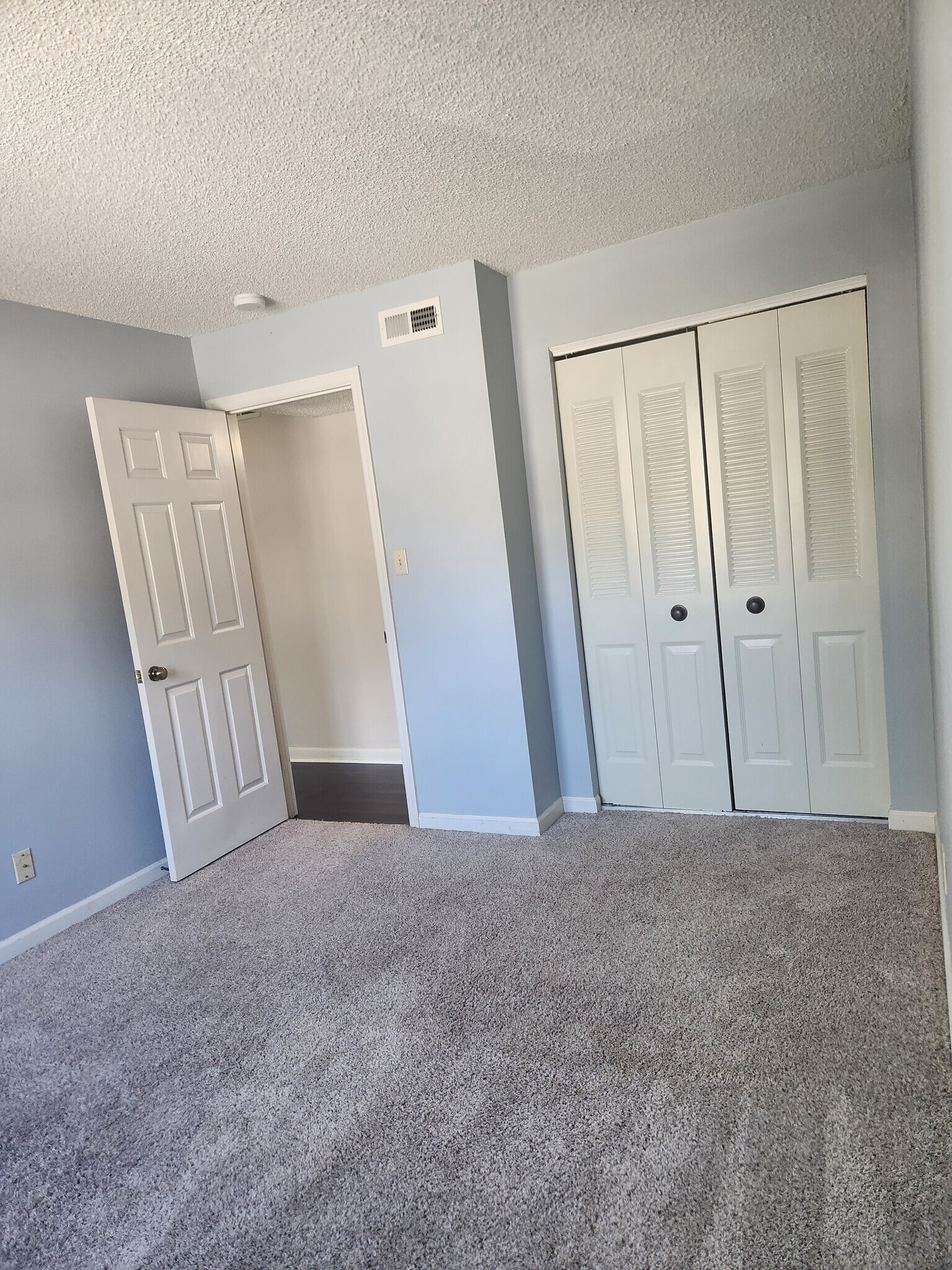 Building Photo - 9176 N Swan Cir