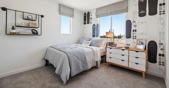 Building Photo - Spectacular New 5/3 Bath Available Now!