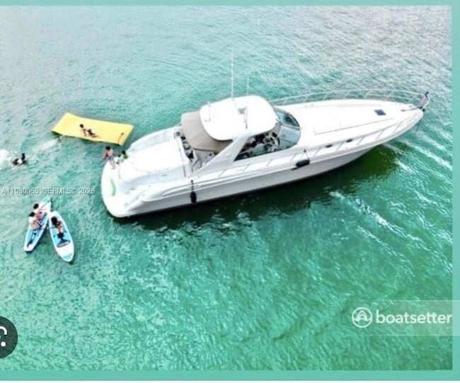 Building Photo - 302 NW 11th Ct