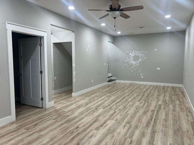 Building Photo - Beautiful home 3 minutes from ETSU!