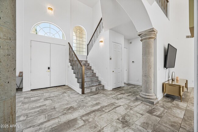 Building Photo - 15831 E Thistle Dr