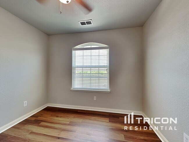 Building Photo - 4225 Elderberry St