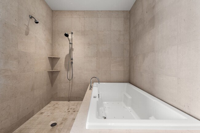 Building Photo - Luxury 2 Bed 1.75 Bath Furnished Downtown Seattle Condo with Stunning Views