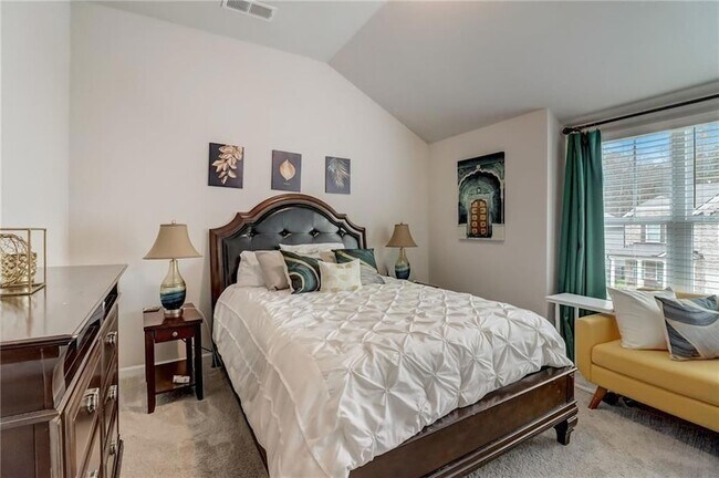 Building Photo - 7246 Gladstone Cir
