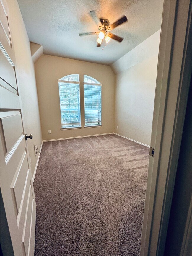 Building Photo - 217 N Carson Cub Ct