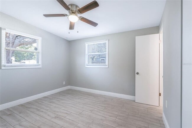 Building Photo - 1325 Windsor Way