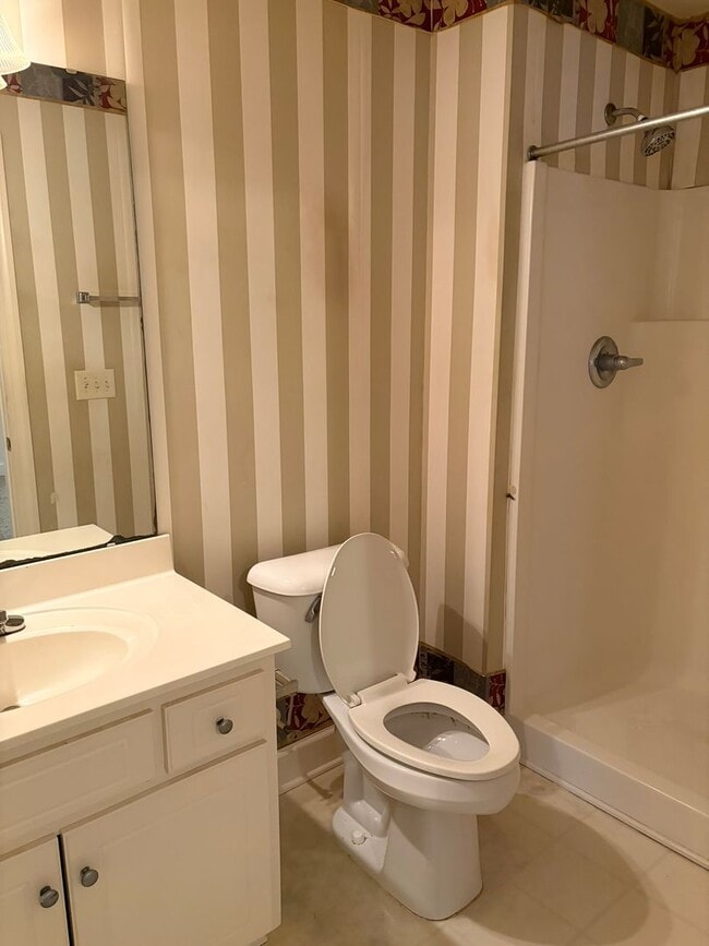 Building Photo - 3 Bedroom Duplex in Rocky Mount