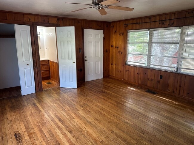 Building Photo - Charming Home with Modern Updates in Leesburg!