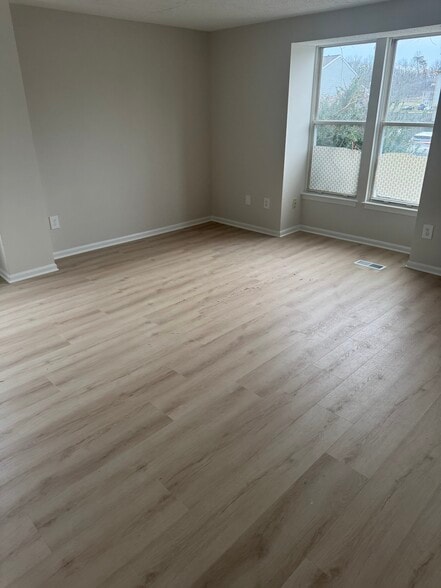 Building Photo - 15125 Arum Pl