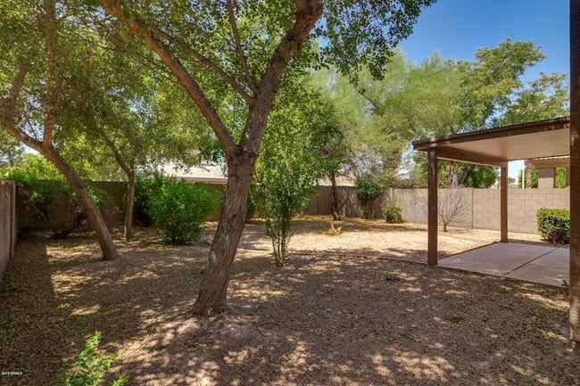 Building Photo - 230 S Pineview Pl