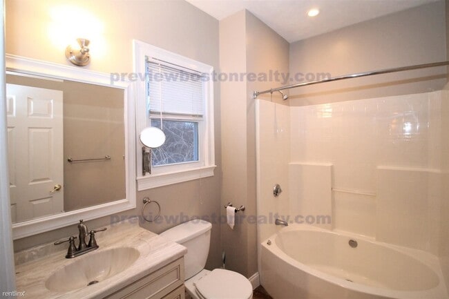 Building Photo - 67 Hopedale St