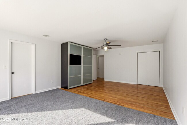 Building Photo - 2021 Paterson Ave