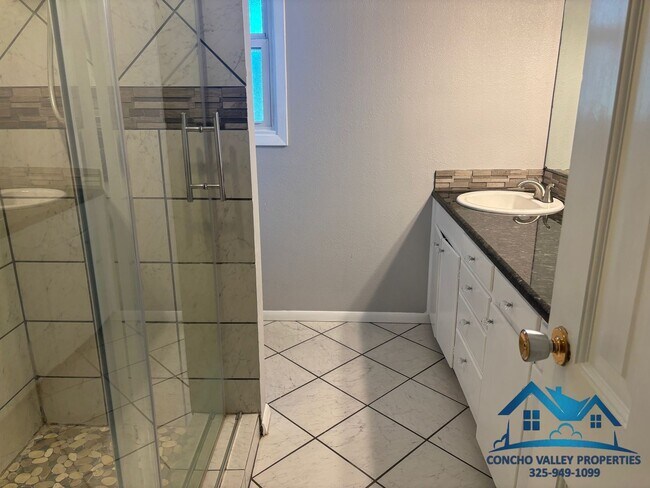 Building Photo - 1934 A Ave