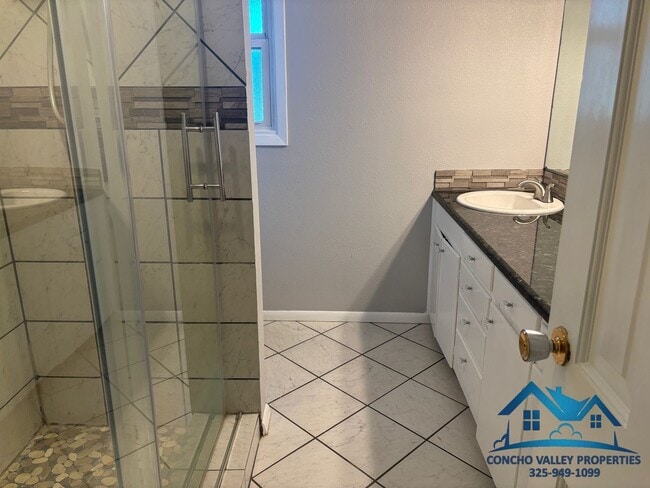 Building Photo - For Rent - 4 Bed/2 Bath near ASU