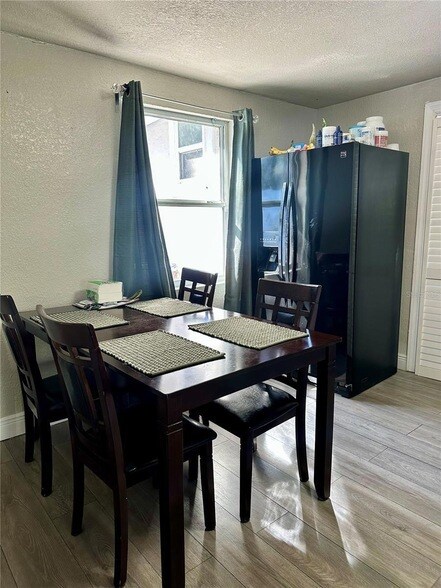 Building Photo - 2003 E Humphrey St