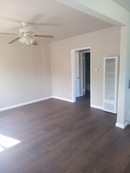 Building Photo - 11617 Archwood St