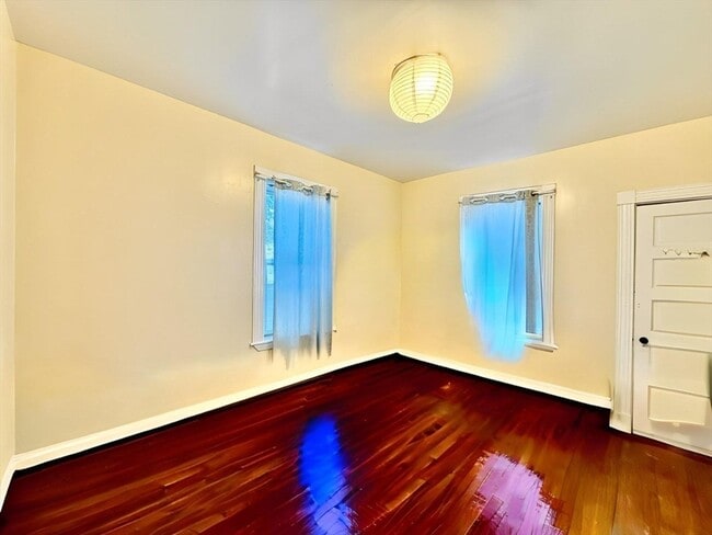 Building Photo - 202 Fayette St