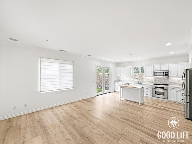 Building Photo - Highly Desired Irvine Living | 3-Bed, Office, Gated Community