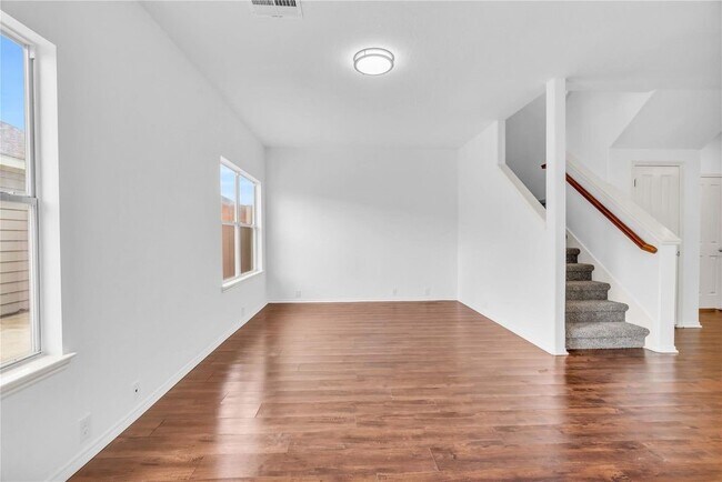 Building Photo - 23838 Township Elm St