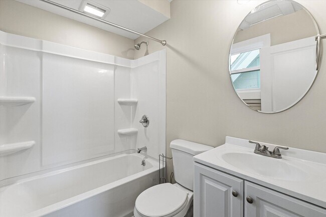 Building Photo - 378 S Mammoth Rd