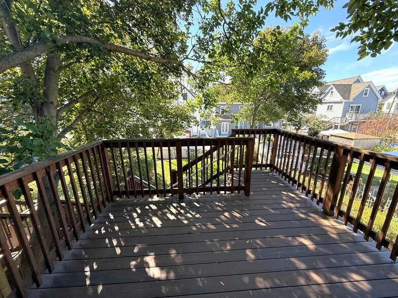 Building Photo - 7 Leyden Ave