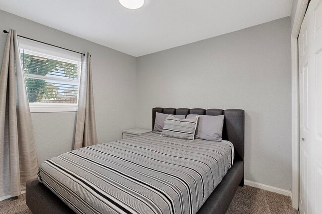 Building Photo - 5501 Purple Sage Dr