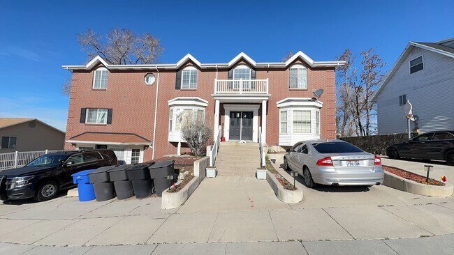 Building Photo - 335 E 830 S