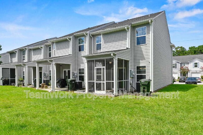 Building Photo - 526 Truman Dr