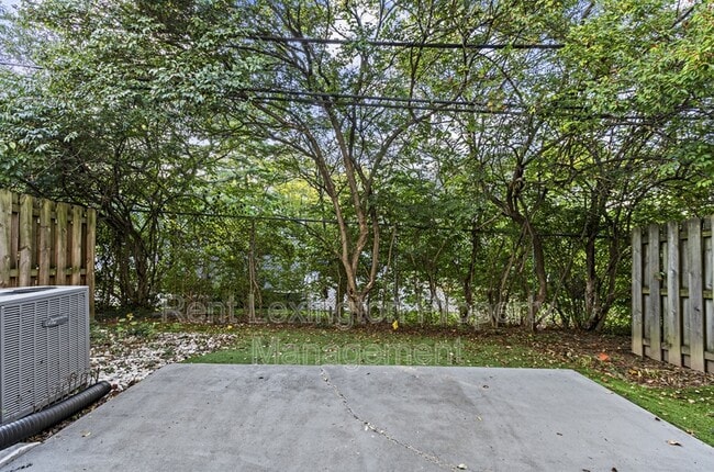 Building Photo - 3175 Kirklevington Dr
