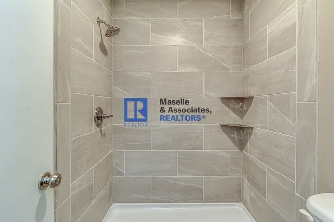 Building Photo - 4 Bed/2 Bath Home in Crossgates in Brandon