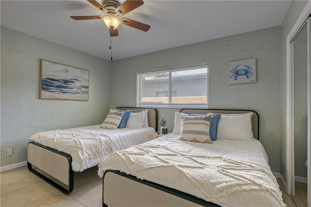 Building Photo - 1517 NE 17th Ter